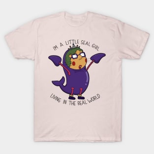 I’m a little seal girl. T-Shirt